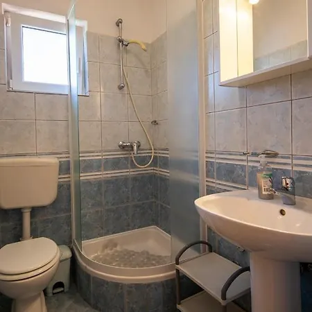 Apartment By The Sea - 8274 Pasman
